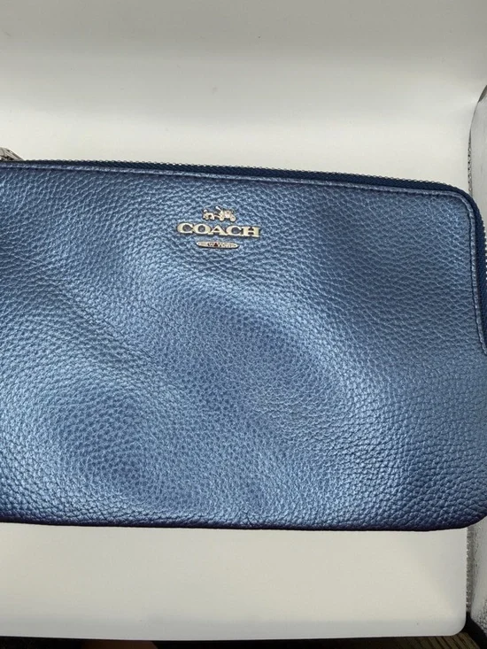 Coach Navy Pebbled Leather Wristlet with Silver Hardware - Picture 2 of 8